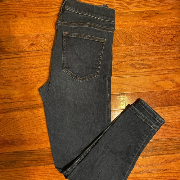 Ann Taylor Women’s The Skinny Size 8 Jeans - Picture 7 of 7
